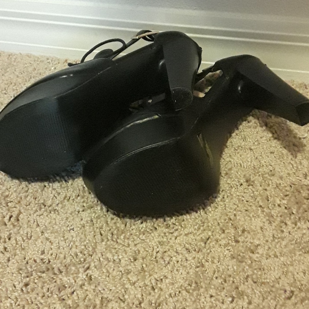 Platform Sandals - Picture 4 of 4